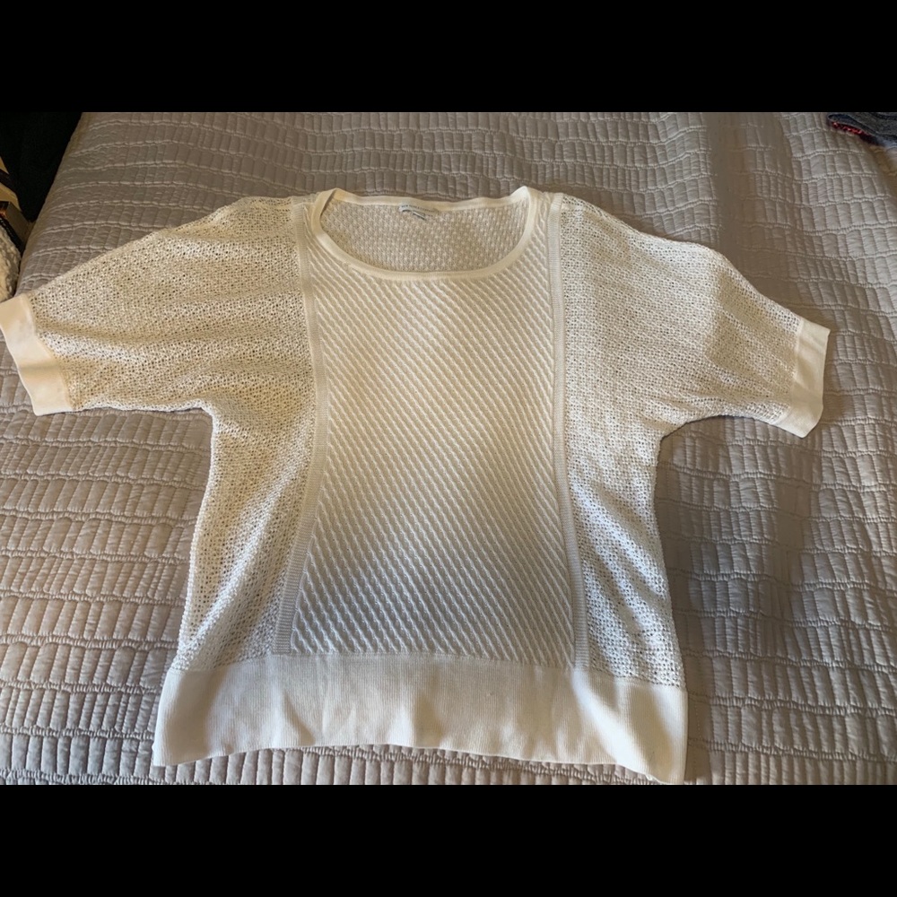 Short sleeve sweater